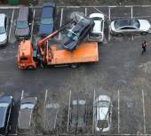 Эвакуатор во двор: как эвакуируют авто с парковок и дворов